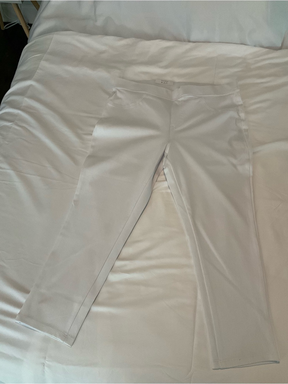 Time and Tru Cream Pull-On Ponte Pants